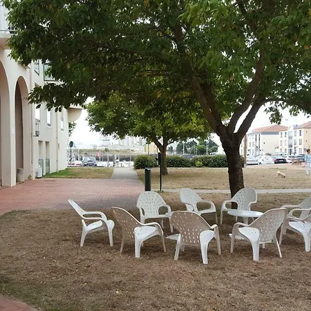 Port De Plaisance شقة *